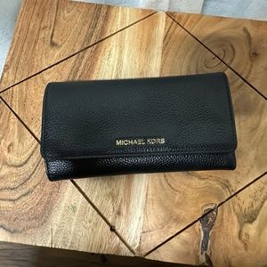 Michael kors large tri fold wallet